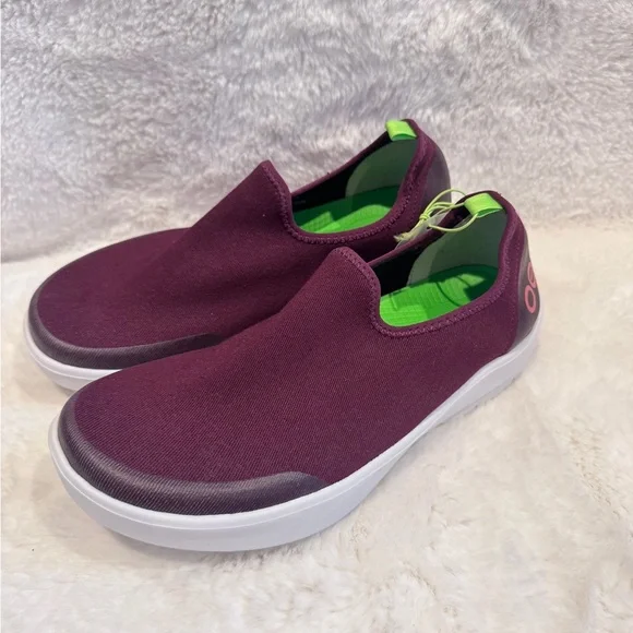 OOFOS Women's Burgundy eeZee Slip-Ons - Picture 3 of 7
